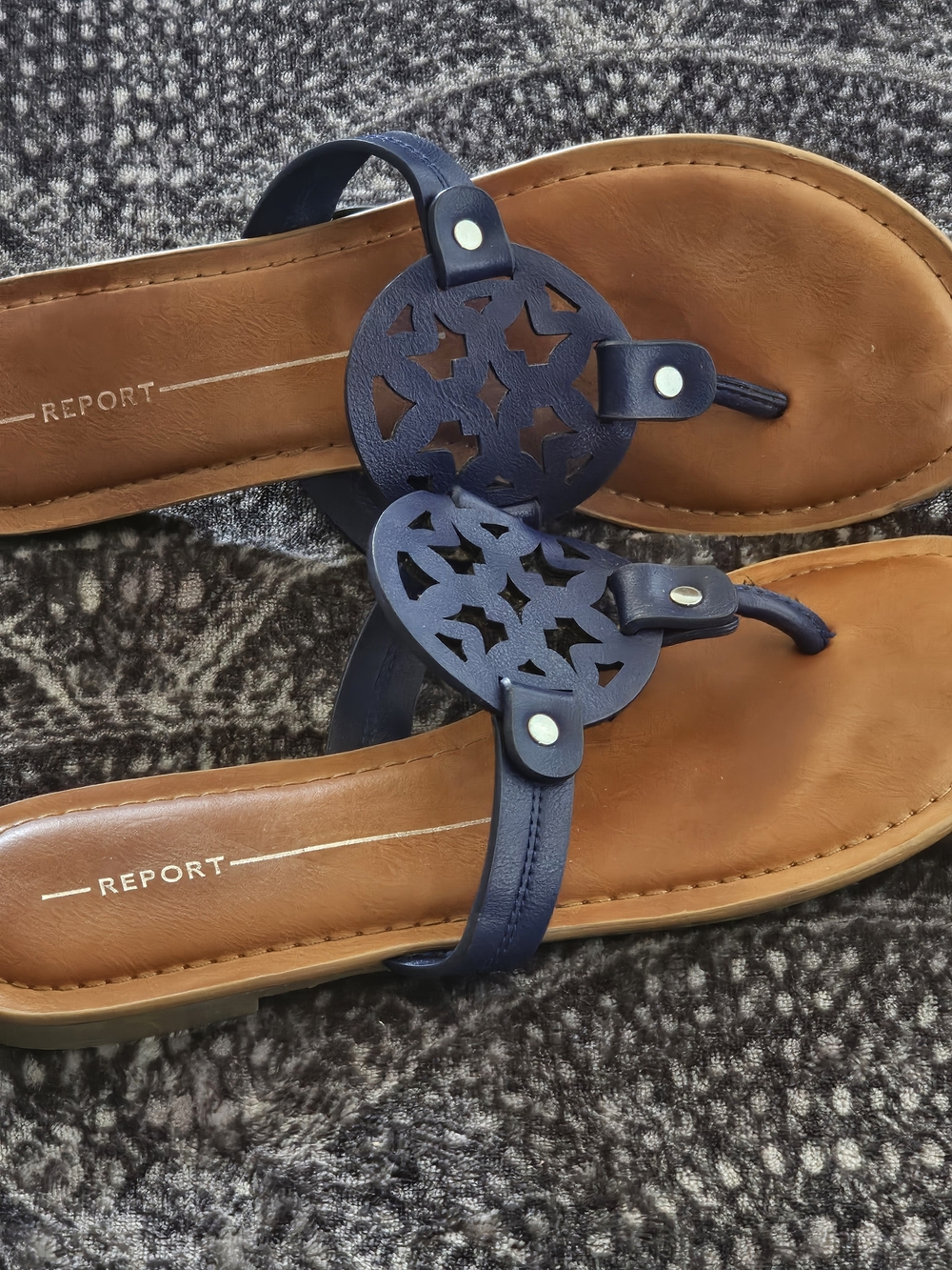 Report Navy and Tan Leather Cutout Thong Sandals 8.5 - Picture 2 of 5